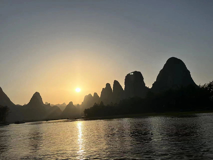 半岛平台,半岛(中国)一站式服务平台
桂林之旅！